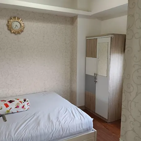 Green Pramuka 4 Badroom To Family Room